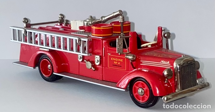Voitures &agrave; l'&eacute;chelle: Ashton Models 1849 Mack 95 1000 Gal Pumper Ellensburg &ldquo;Gold Col&rdquo;