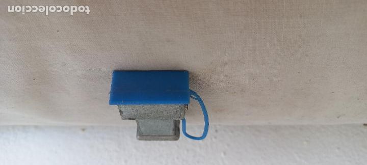 Voitures &agrave; l'&eacute;chelle: BARTONS PETROL PUM, BOMBA O SURTIDOR DE GASOLINA. LA MANGUERA EST&Aacute; SUELTA