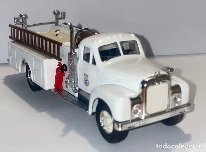Voitures &agrave; l'&eacute;chelle: Vitesse Mack B-series Truck Pump Fire Engine Houston
