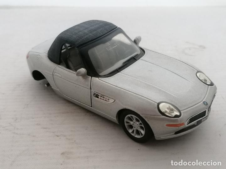 Voitures &agrave; l'&eacute;chelle: BMW Z8, KINSMART, ESCALA 1/36, FALTA RUEDA TRASERA, MADE IN CHINA