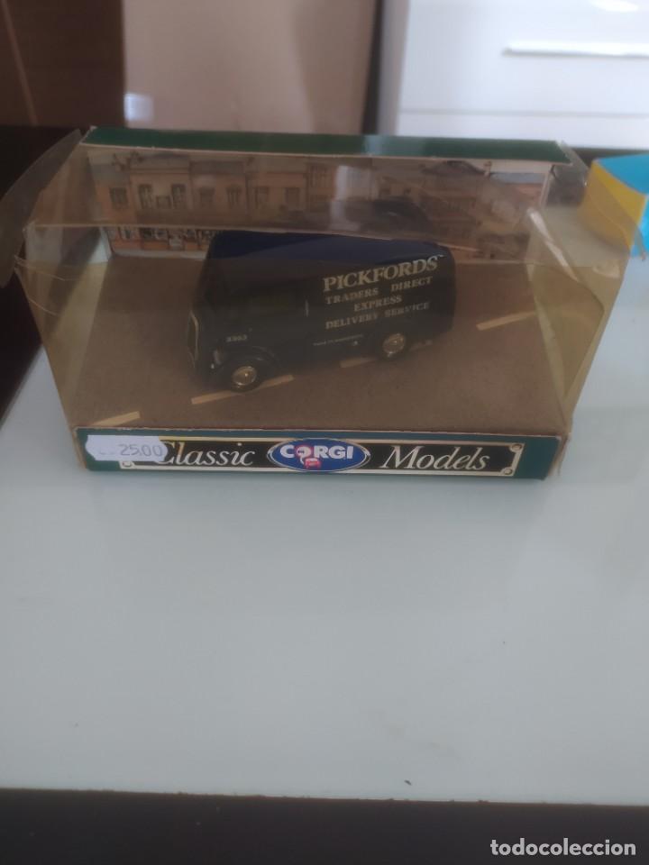 Voitures &agrave; l'&eacute;chelle: altaya atlas planeta 1/43 morris j van corgi