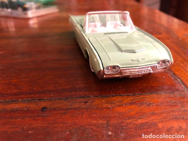 Voitures &agrave; l'&eacute;chelle: Ford Thunderbird 1961. escala 1/43. Solido