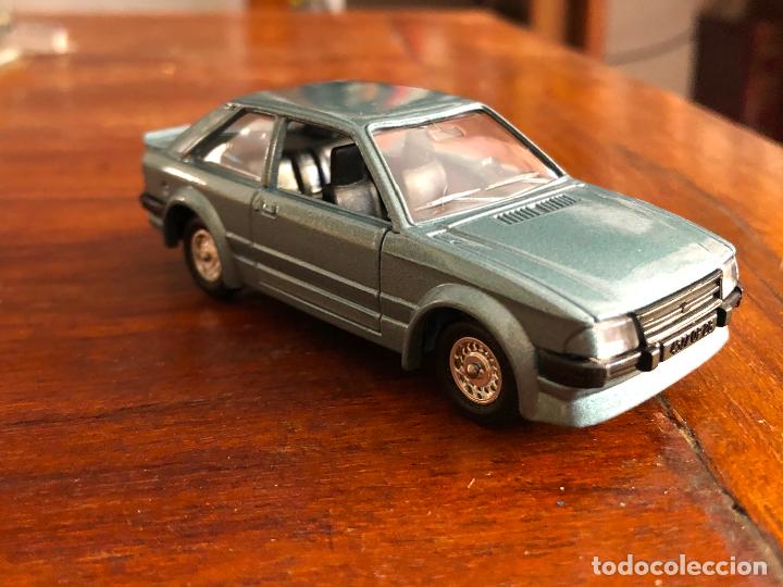 Voitures &agrave; l'&eacute;chelle: COCHE SOLIDO n&ordm; 1207 / 107 - AUTO FORD ESCORT RS TURBO (03/1986), en su blister ESCALA 1/43