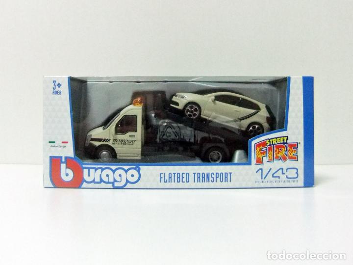 Coches a escala: FLATBED TRANSPORT W/ VW POLO GTI BURAGO STREET FIRE 1:43 CAMI&Oacute;N GR&Uacute;A CON COCHE CAR HAULER VOLKSWAGEN