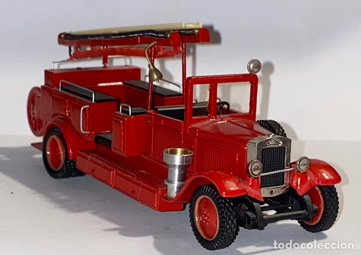 Auto in scala: Coche bomberos escalera artesanal