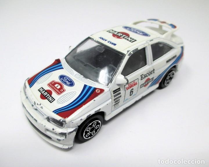Auto in scala: Ford Escort RS Cosworth - Escala 1/43 de Burago
