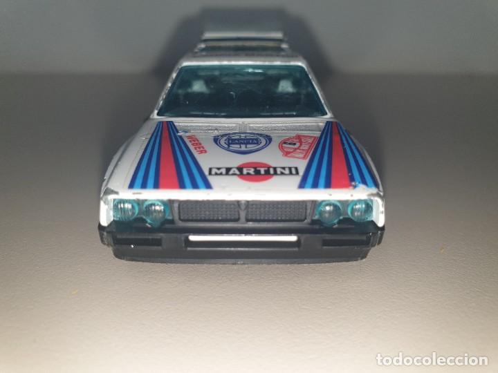 Auto in scala: Burago. Lancia Delta S 4. ech 1/43. buen estado
