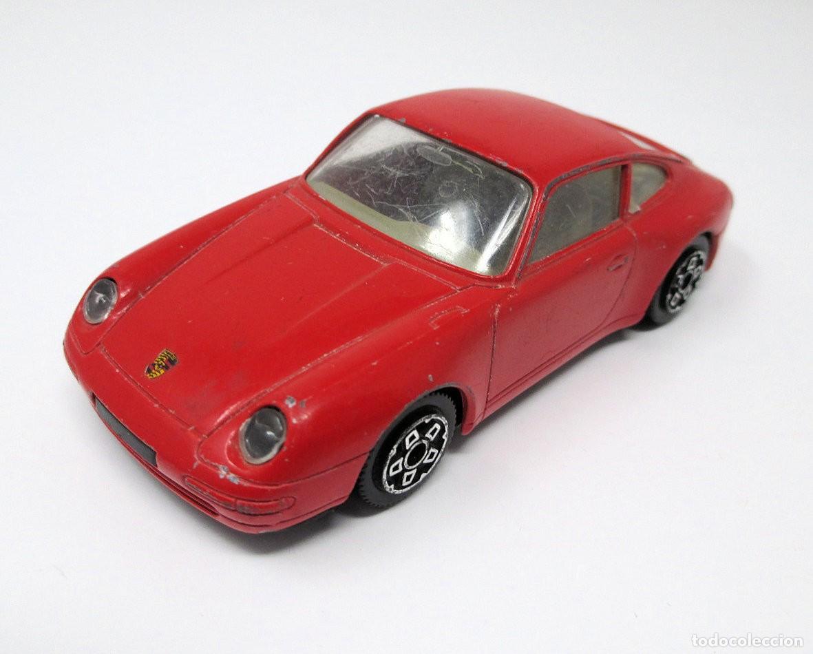 Auto in scala: Porsche 911 Carrera de Burago - escala 1/43
