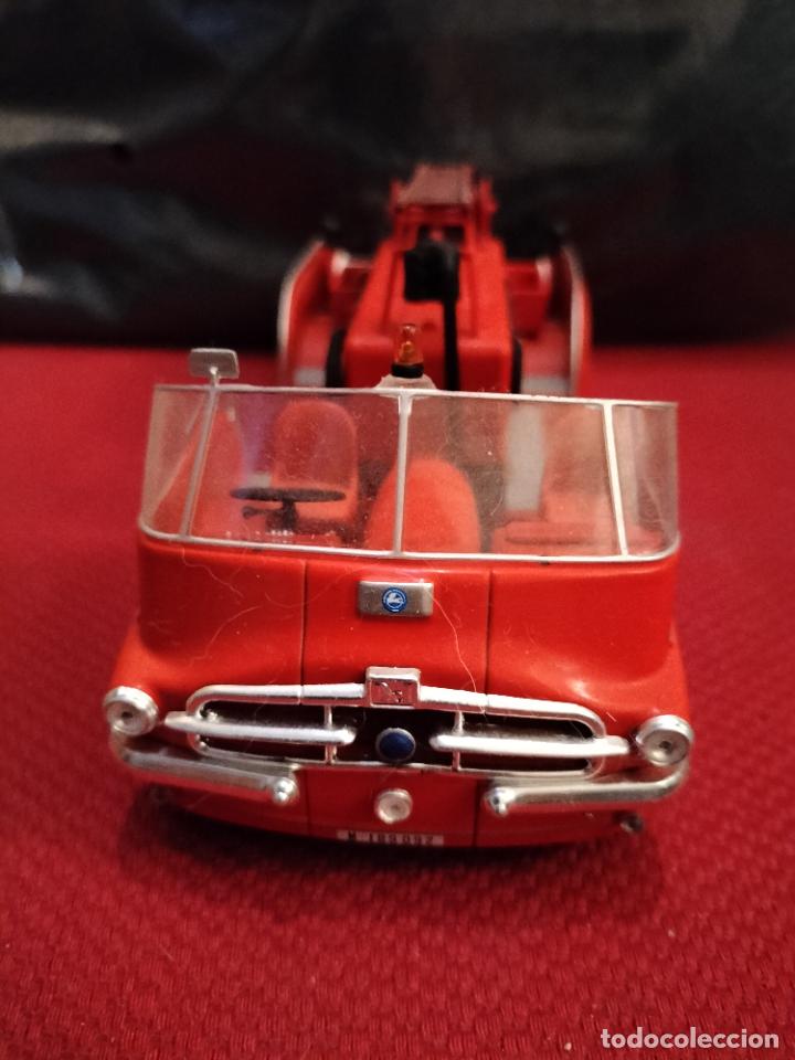 Auto in scala: PEGASO BOMBERO DE SALVAT