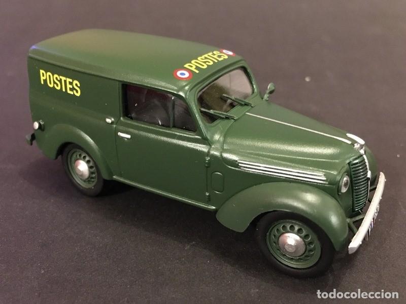 Auto in scala: RENAULT JUVAQUATRE FOURGONETTE. ARMEE FRANCAISE- MAY 1940. DIECAST. 1/43. IXO