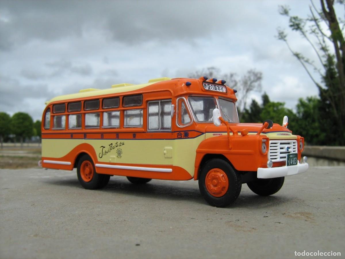 Auto in scala: AUTOBUS BUS Isuzu Bxd 30 Japan 1962. DIECAST. 1/43. IXO