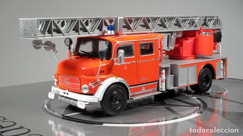 Auto in scala: TRUCK CAMI&Oacute;N BOMBEROS MERCEDES-BENZ L1519. BOMBEROS HAMBURGO. DIECAST. 1/43. IXO