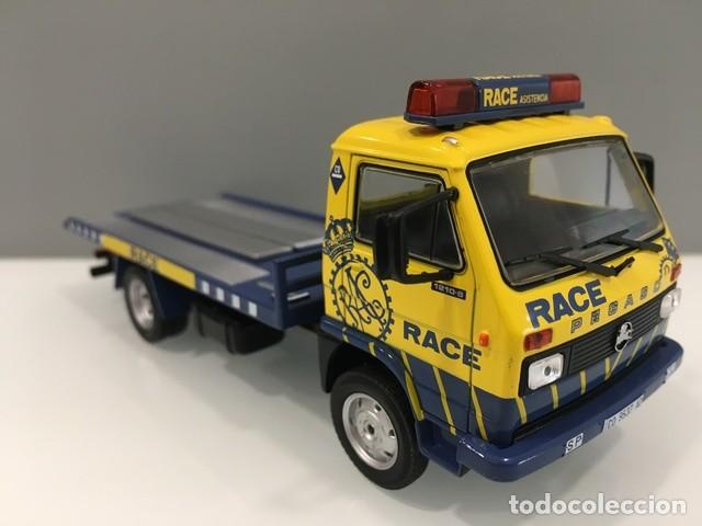 Auto in scala: TRUCK GRUA CAMI&Oacute;N PEGASO EKUS 1210-6 RACE (1988). DIECAST. 1/43. IXO