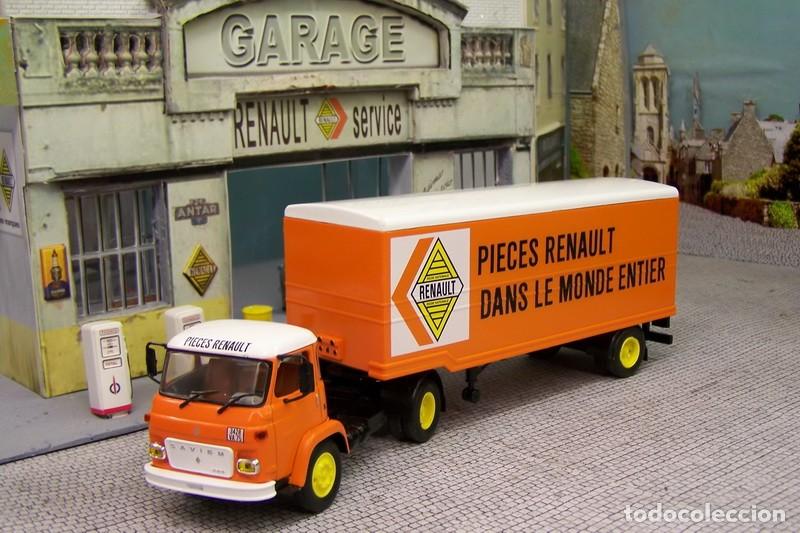Voitures &agrave; l'&eacute;chelle: CAMION TRUCK & TRAILER SAVIEM SM-8 T PIECES RENAULT. FRANCE (1967). DIECAST 1/43. IXO