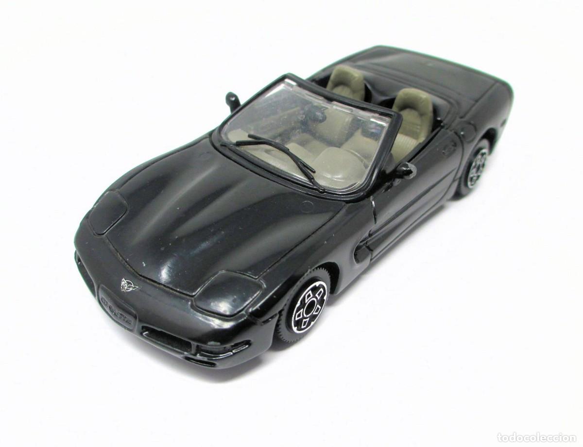 Voitures &agrave; l'&eacute;chelle: Chevrolet Corvette de Burago - Escala 1/43