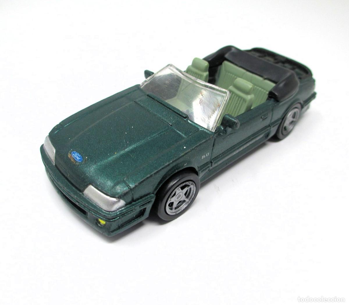 Voitures &agrave; l'&eacute;chelle: Ford Mustang GT Conv. De 1989 - New Ray 1997 - Escala 1/43