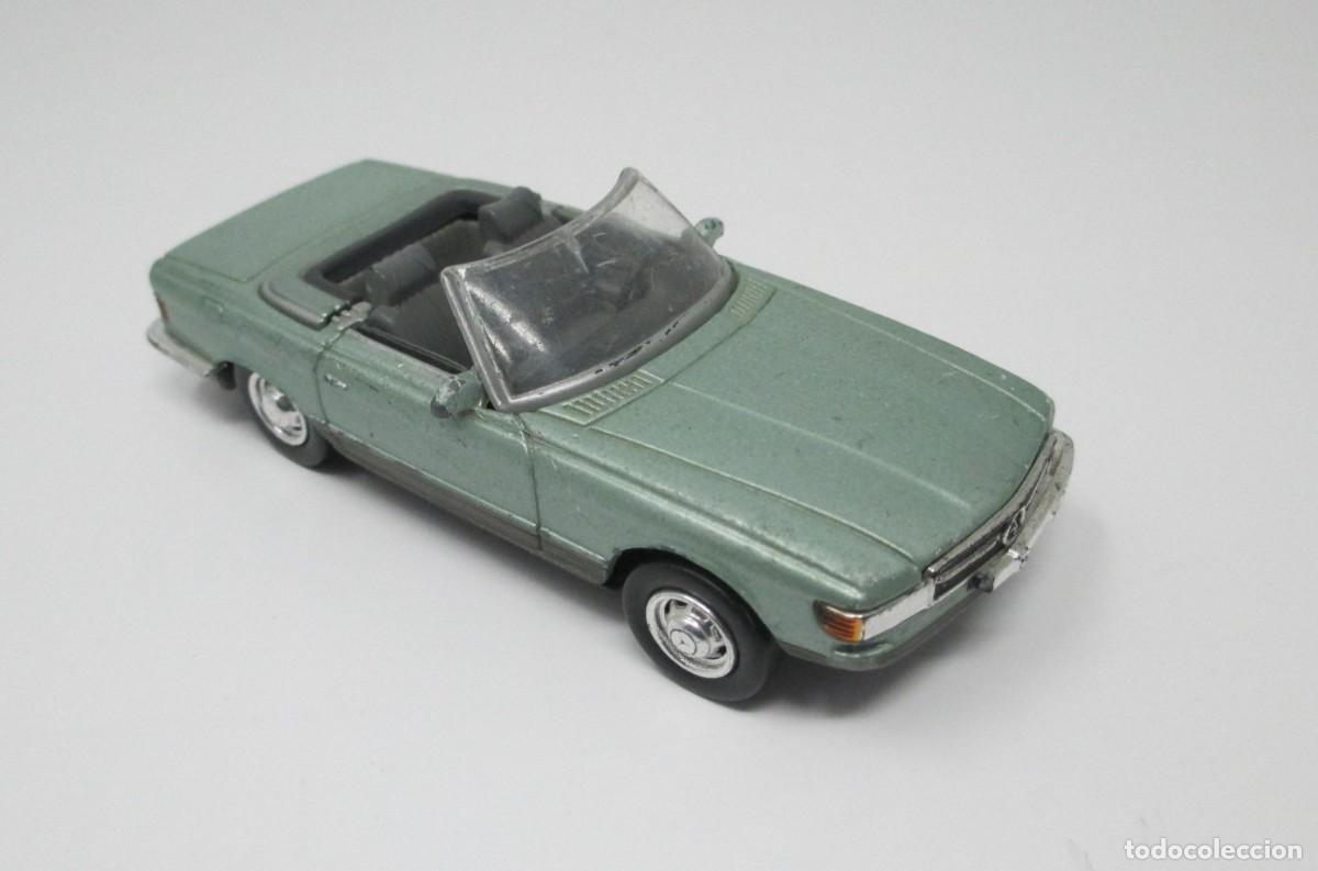 Voitures &agrave; l'&eacute;chelle: Mercedes Benz de 1971 - Escala 1/43 - New Ray 1997 (Con faltas)