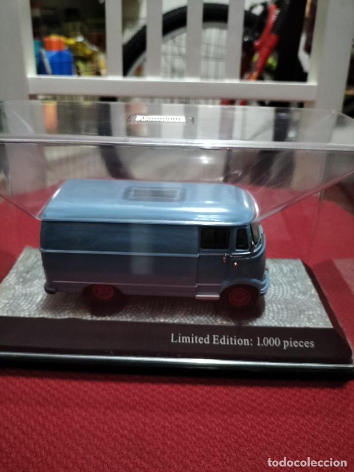 Auto in scala: MERCEDES BENZ L319 en su caja