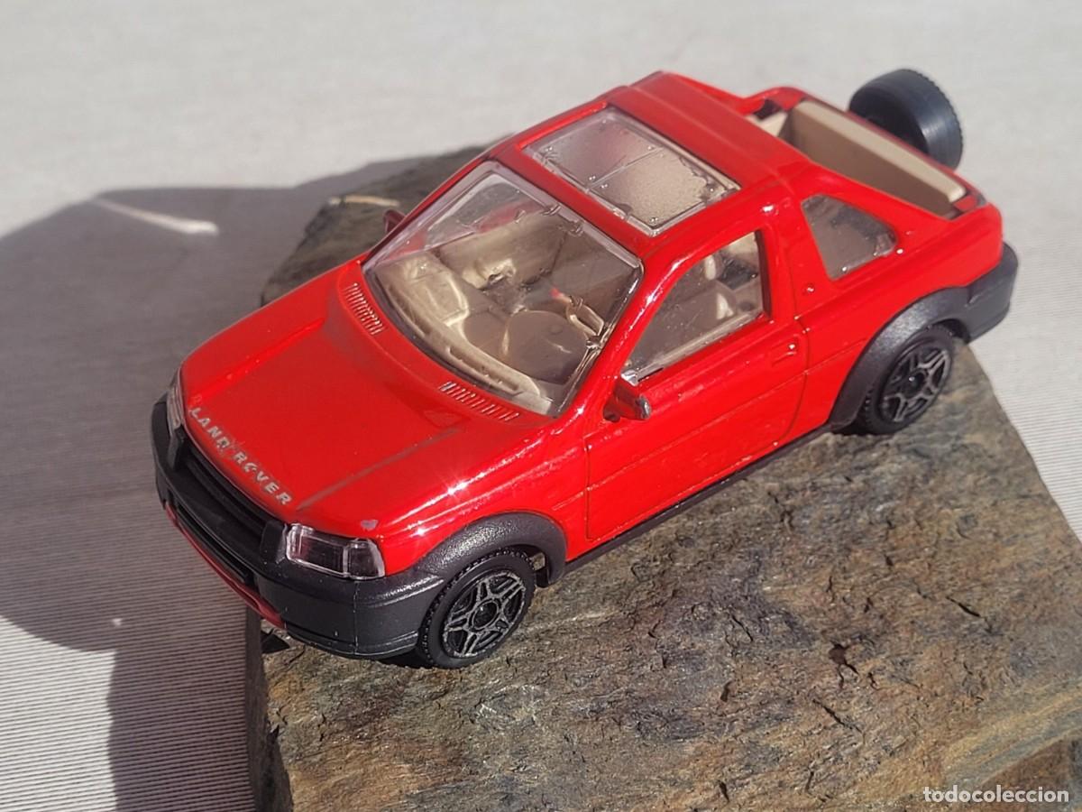 Coches a escala: Land Rover Freelander, Burago , hecho en Italia, 1:43
