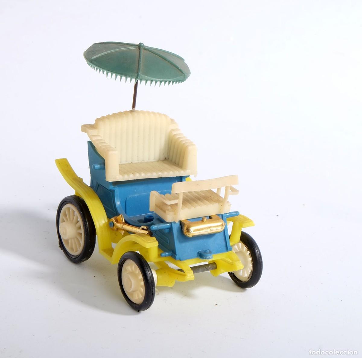 Coches a escala: Berlina DELAHAYE. pl&aacute;stico. Guisval. A&ntilde;os 60. Escala 1/43