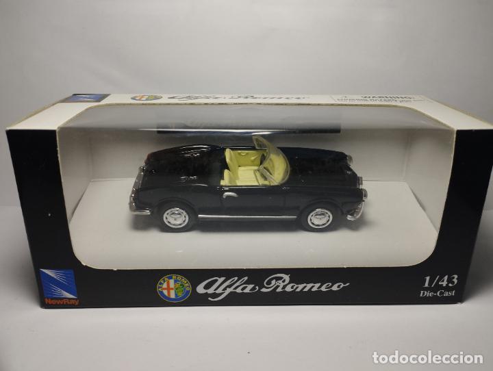 Auto in scala: ALFA ROMEO GIULIETTA SPIDER 1962 DE NEW RAY 1,43 NUEVO EN SU CAJA