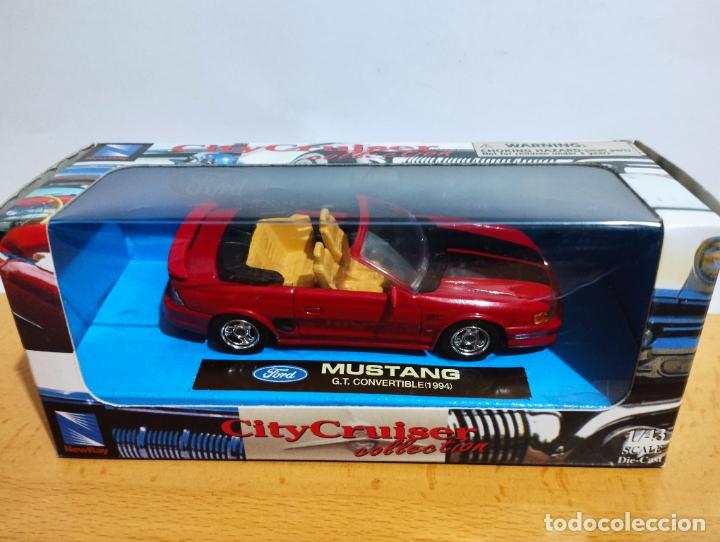 Auto in scala: FORD MUSTANG 1994 DE NEW RAY 1,43 NUEVO EN SU CAJA