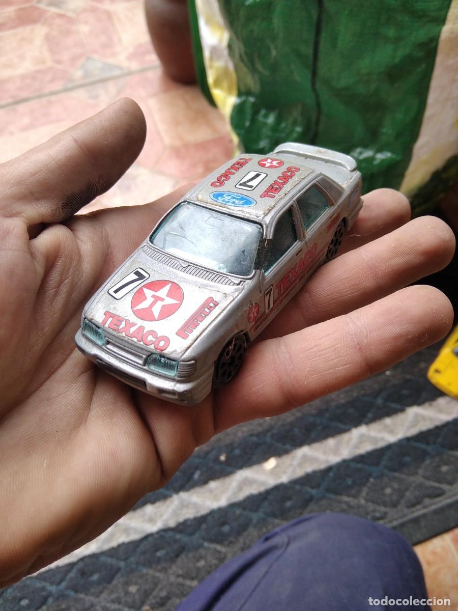 Auto in scala: Antiguo coche Escala BBurago Ford Sierra Coshworth 1/43
