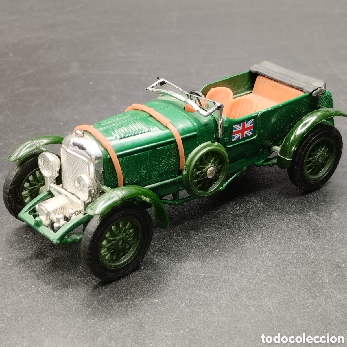 Auto in scala: MATCHBOX BENTLEY 1930. CARRERAS. Models of yesteryear 1985.