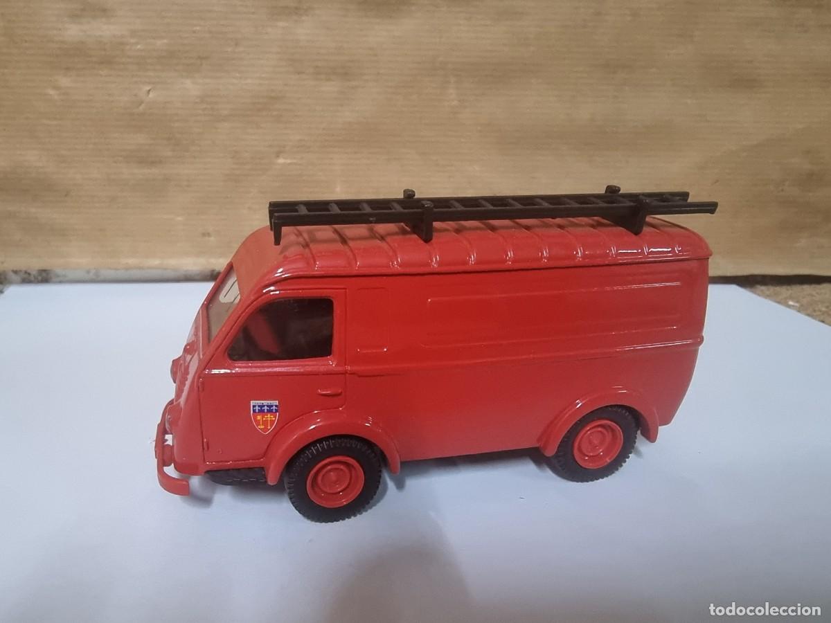 Auto in scala: Camion Bomberos.Renault 1000 Kg.Pompiers.Macadam escala 1/43