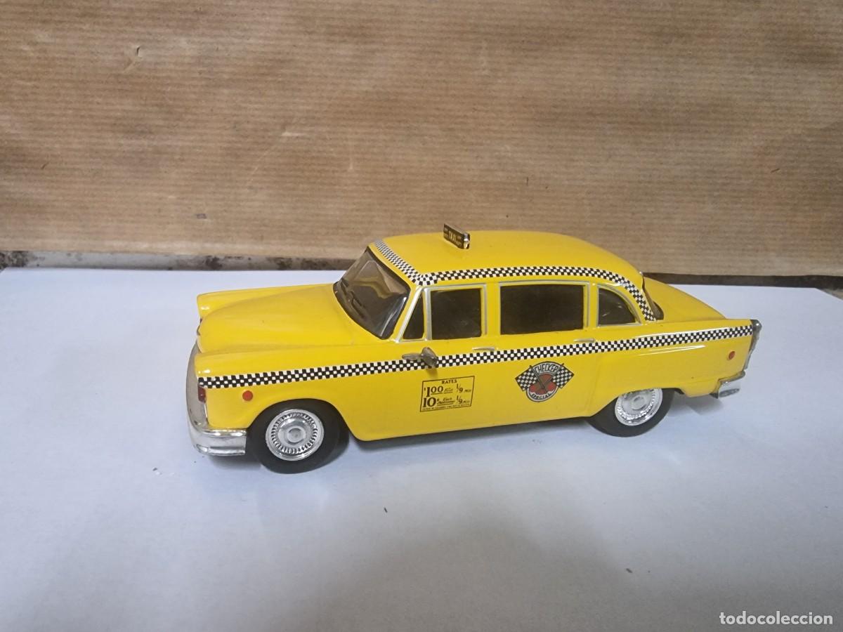 Auto in scala: Taxi Checker New York.escala 1/43