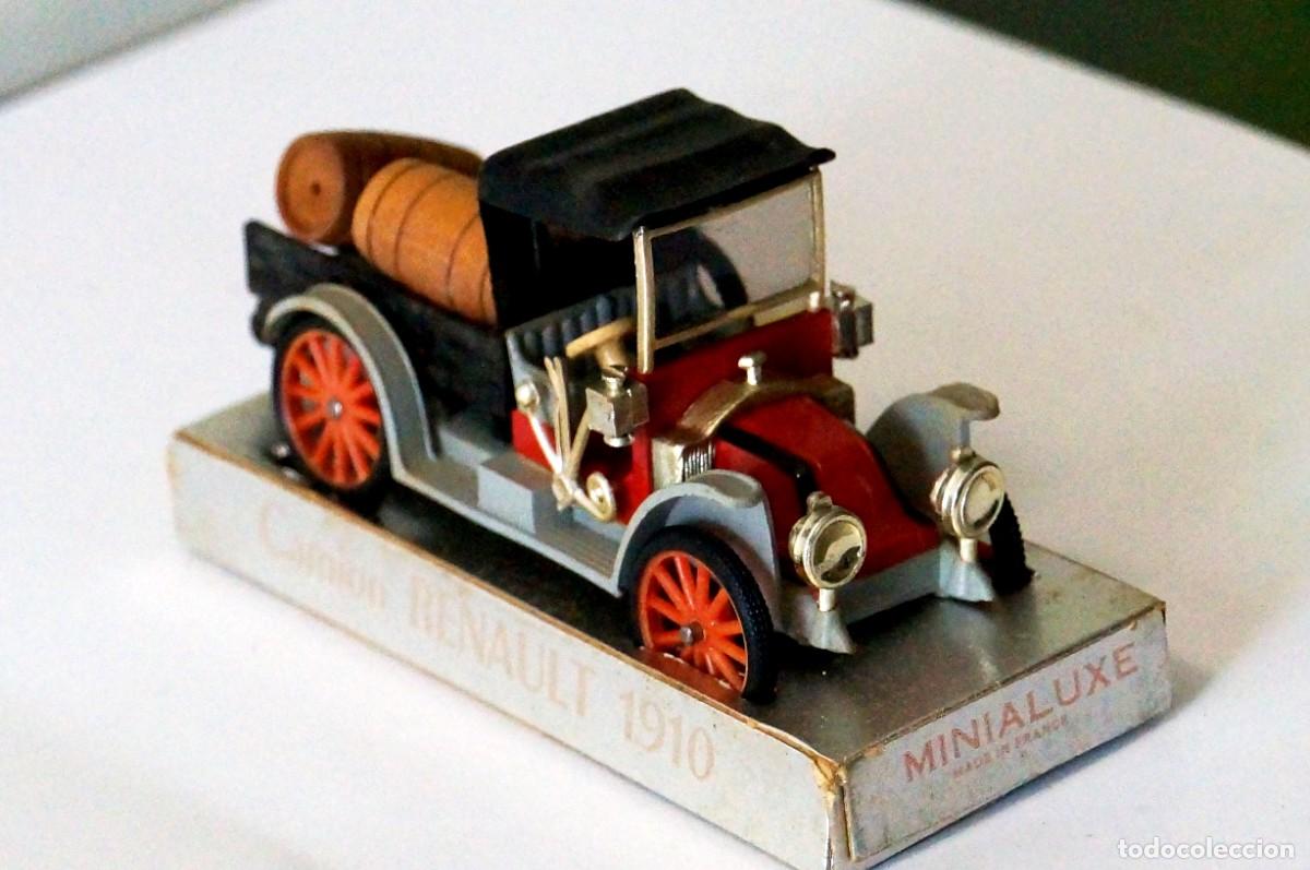 Auto in scala: Cami&oacute;n Renault T 1910, (Marca Minialux). &rdquo;En su caja&rdquo;.