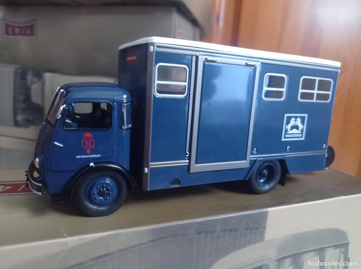 Model Cars: CAMION BERLIET GLA CHEVAUX/HORSE 1:43 IXO LES HARAS NATIONAUX