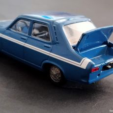 NOREV RENAULT 12. 1/43. N°140. Bleue. Sans vitrage. Déformations NOREV RENAULT 12. 1/43. N°140. Bleue. Sans vitrage. Déformations