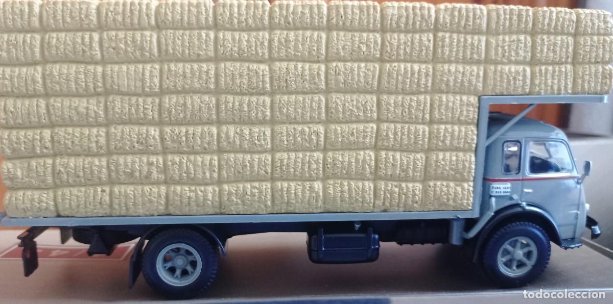Coches a escala: CAMION RENAULT FAINEANT TRANSPORTE DE PAJA ALTAYA IXO 1/43