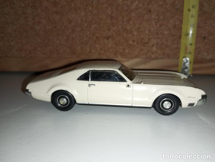 Coches a escala: Coche OLDSMOBILE TORONADO del prado - Foto 3