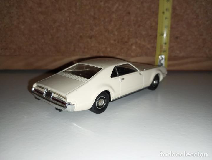 Coches a escala: Coche OLDSMOBILE TORONADO del prado - Foto 4