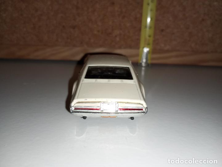 Coches a escala: Coche OLDSMOBILE TORONADO del prado - Foto 5