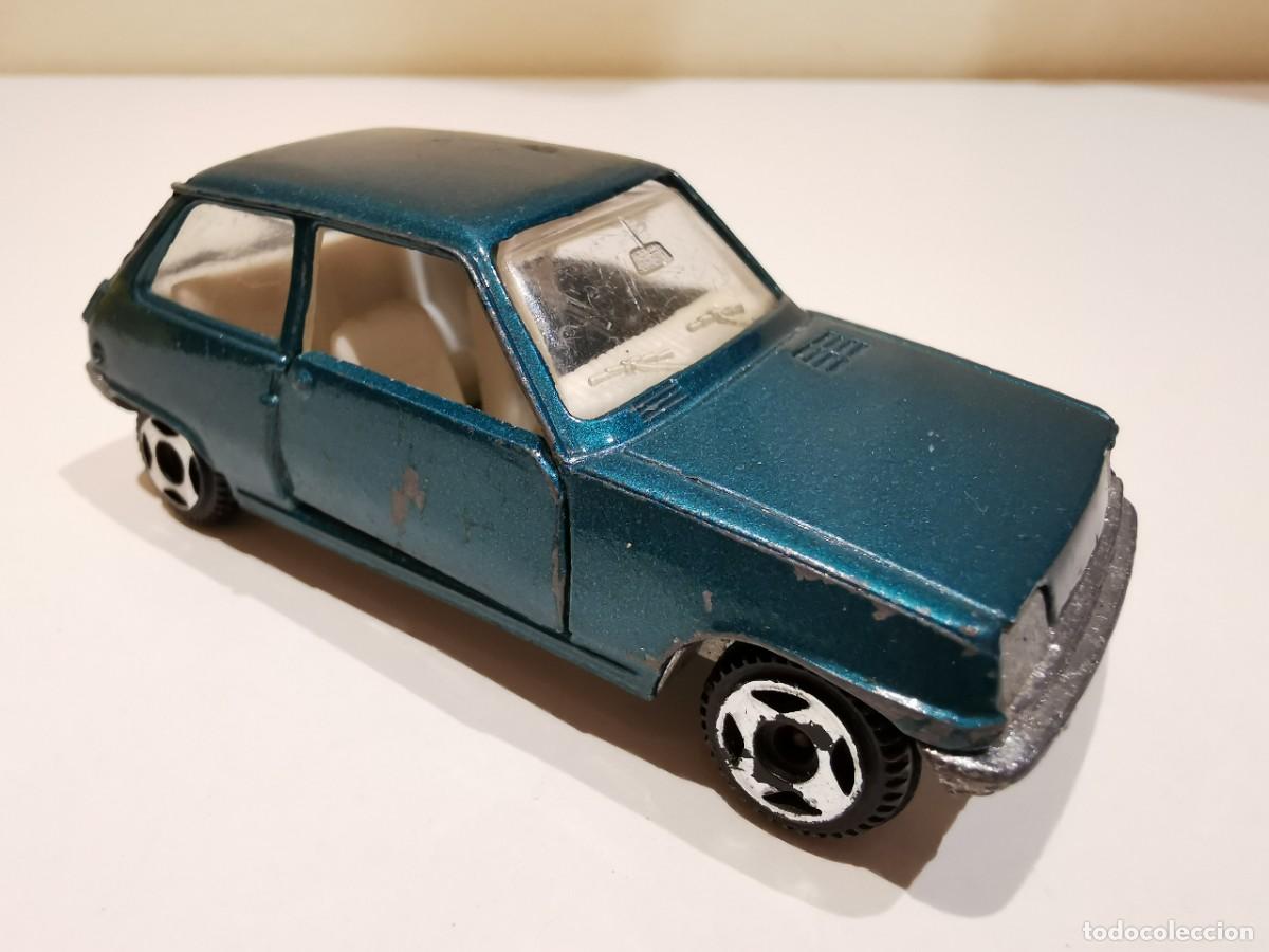 Carros em escala: Renault 5 Politoys 1/43