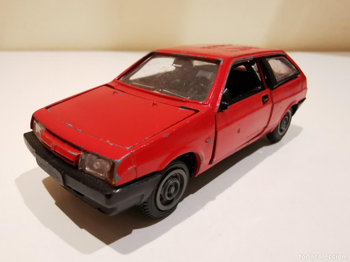 Carros em escala: Lada 2108 Samara 1/43