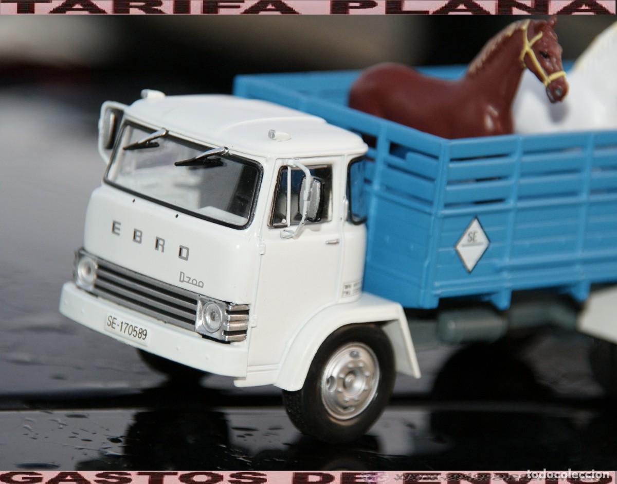 Coches a escala: CAMION EBRO D-700 1970 ESCALA 1:43 DE SALVAT EN SU BLISTER ABIERTO PARA LA FOTO