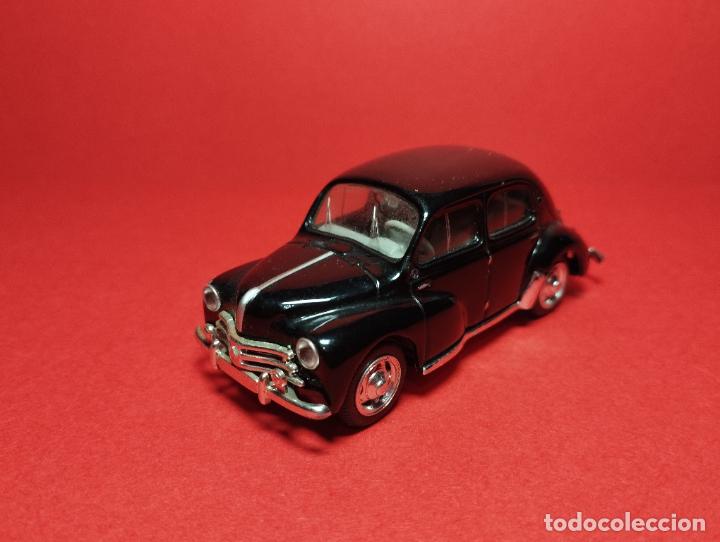 Model Cars: RENAULT 4 CV 4-4 DE DEL PRADO UNIVERSAL HOBBIES 1,43 MUY BUENO