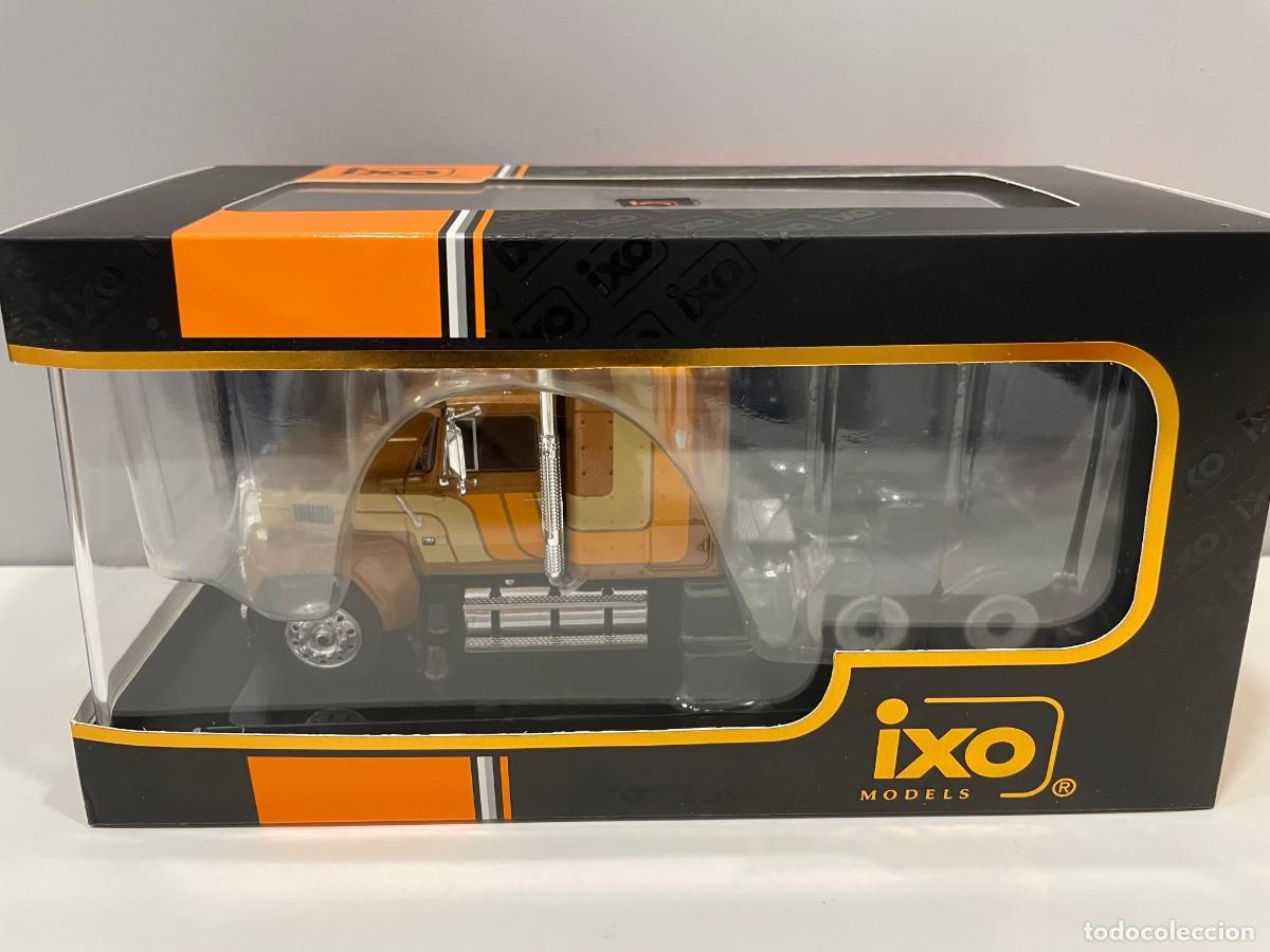 Auto in scala: Cami&oacute;n Ford LTL-9000 a&ntilde;o 1978. Ixo. Escala 1/43 Referencia 2