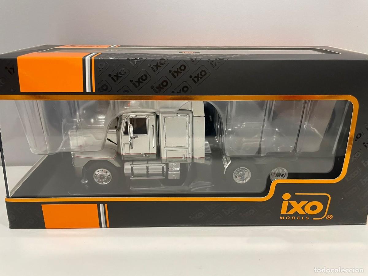 Auto in scala: Cami&oacute;n GMC general SBFA a&ntilde;o 1988. Ixo. Escala 1/43 Referencia 8