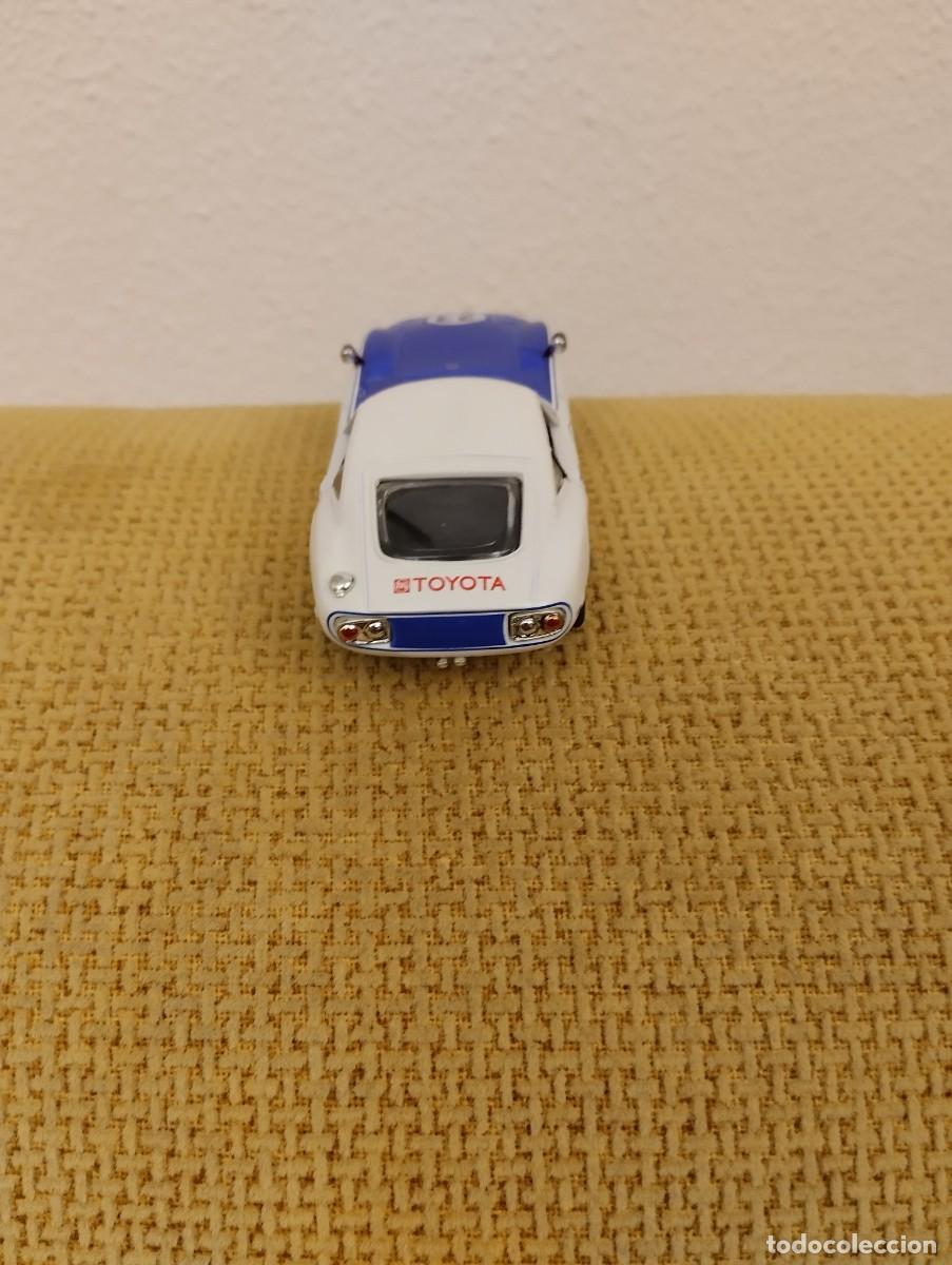 Coches a escala: Toyota 2000GT - Foto 4