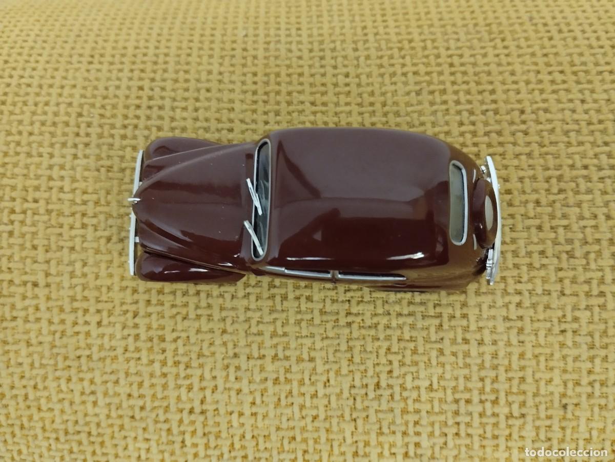 Coches a escala: Renault Juvaquatre - Foto 5