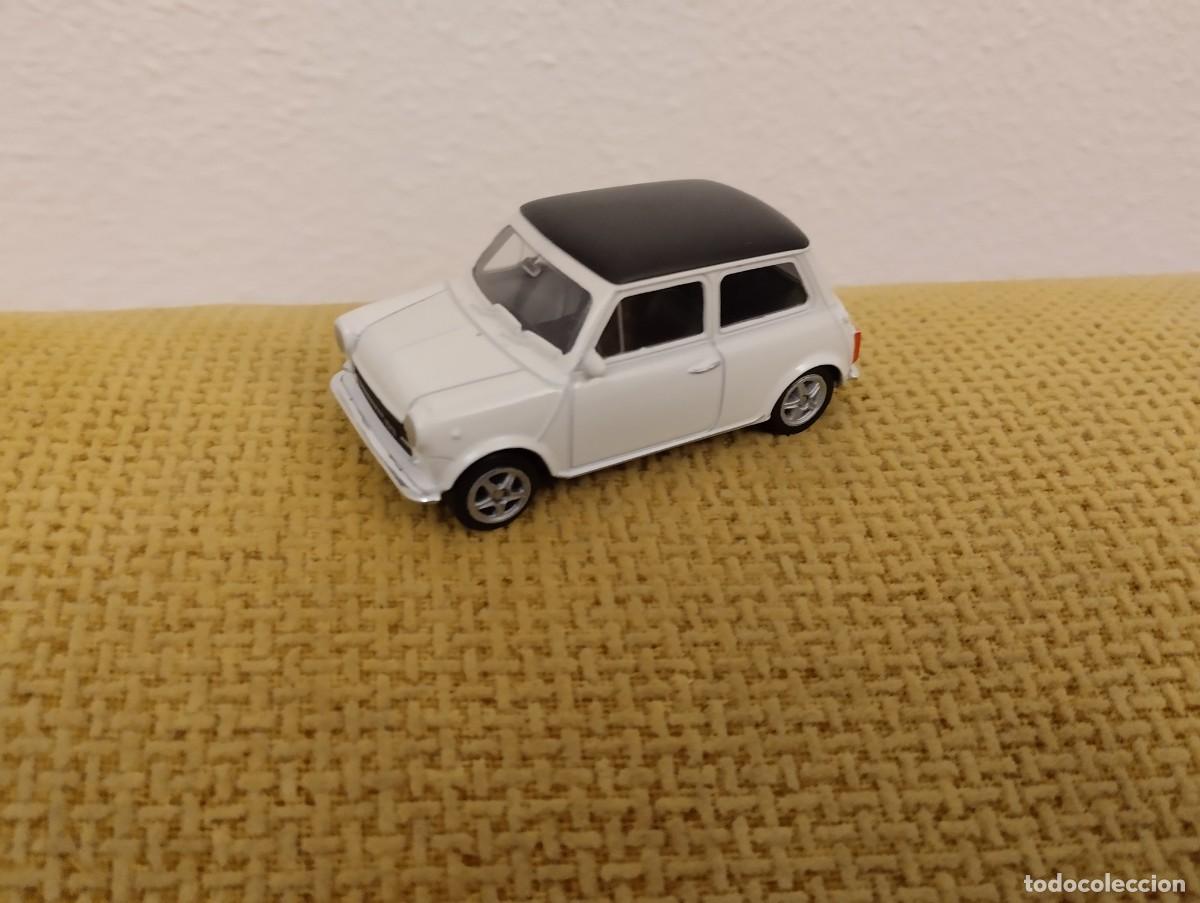 Coches a escala: Mini Cooper 1300 - Foto 1