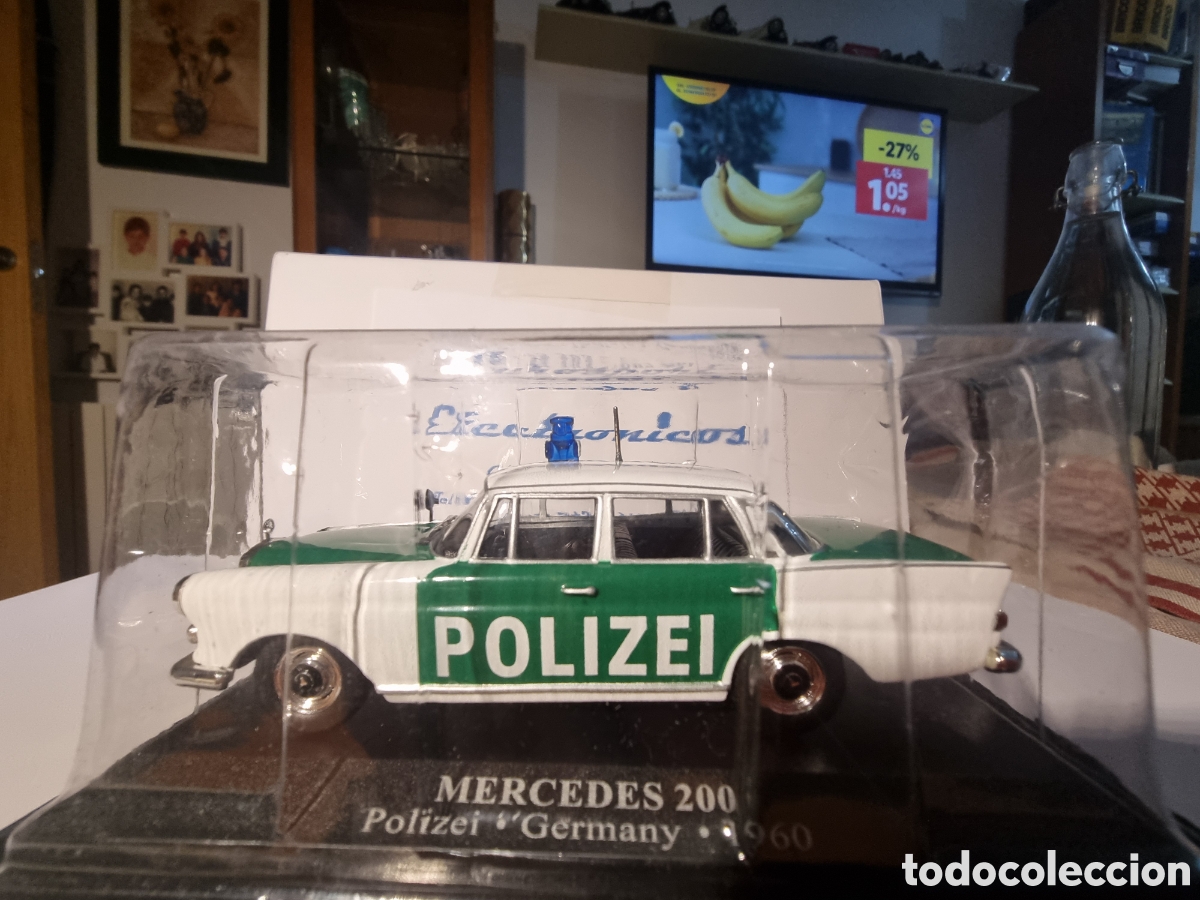 Voitures &agrave; l'&eacute;chelle: Mercedes 200 policia Alemania escala 1/43
