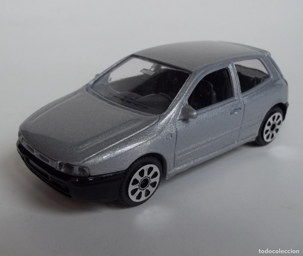 Auto in scala: Fiat Bravo 1995 Bburago 1/43