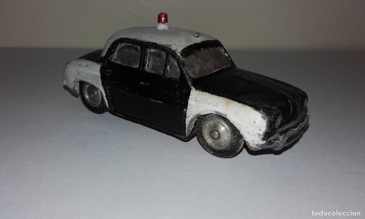 Coches a escala: CIJ - Renault Dauphine Police