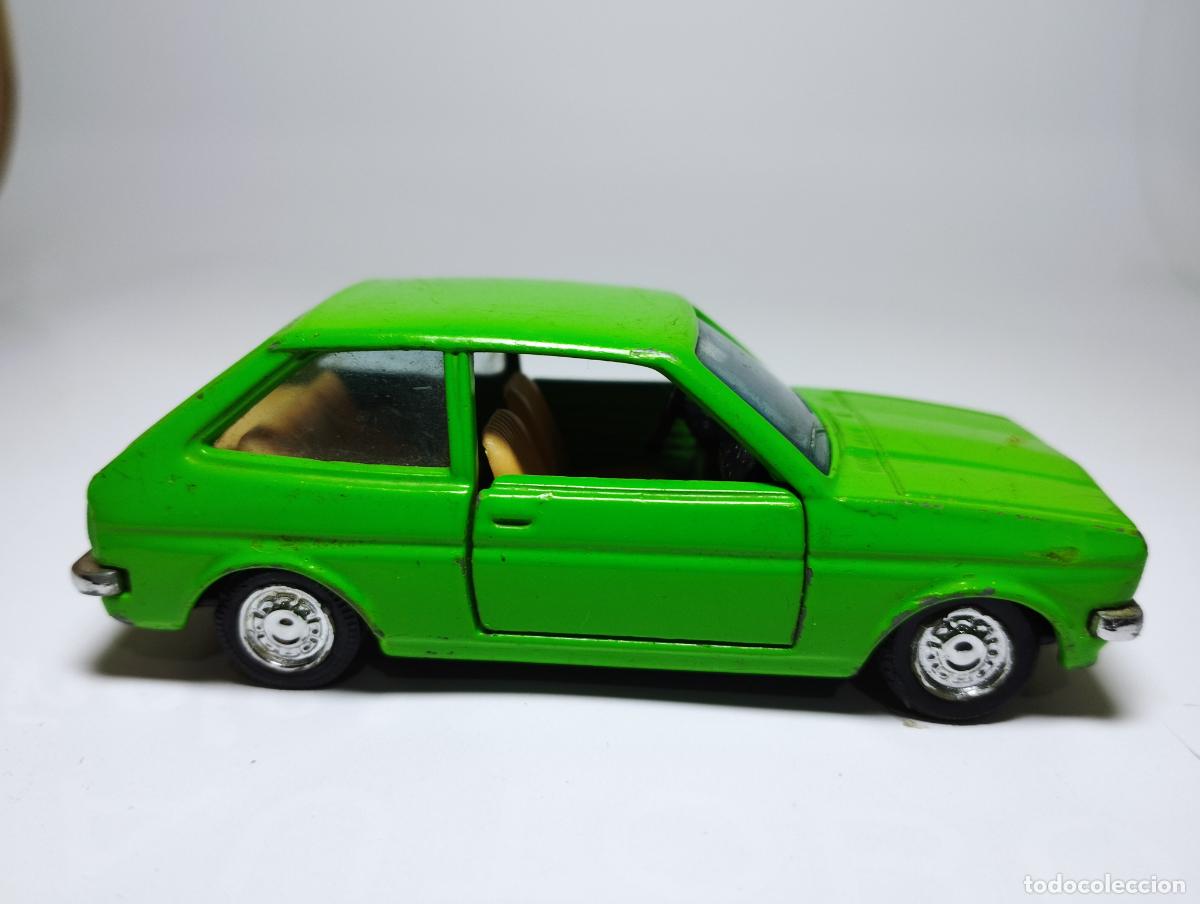 Coches a escala: FORD FIESTA VERDE DE JOAL 1,43 PRIMERA SERIE